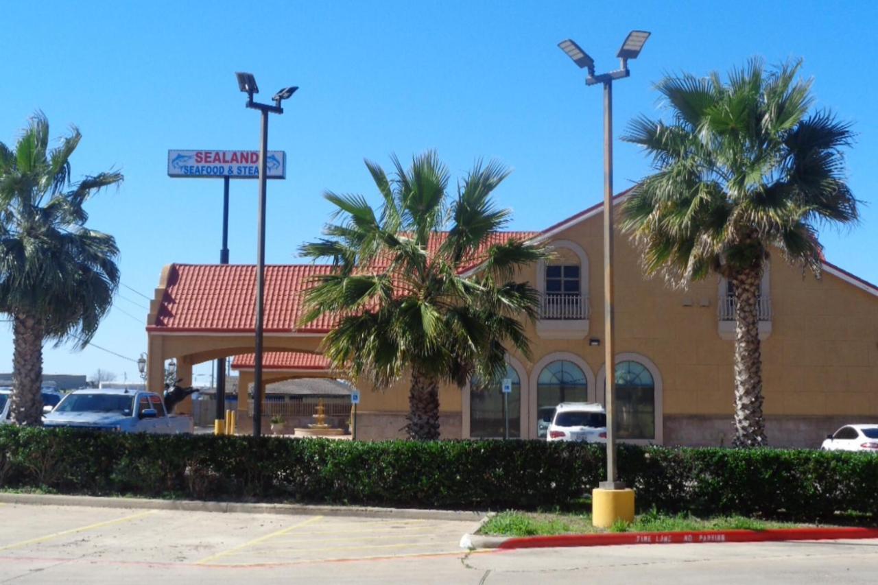 Отель Super 8 By Wyndham Brenham Tx Экстерьер фото